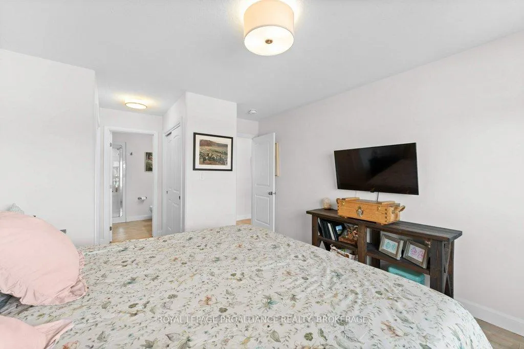 Photo 24 of 139 Superior Drive, Loyalist, Amherstview — HOMEH