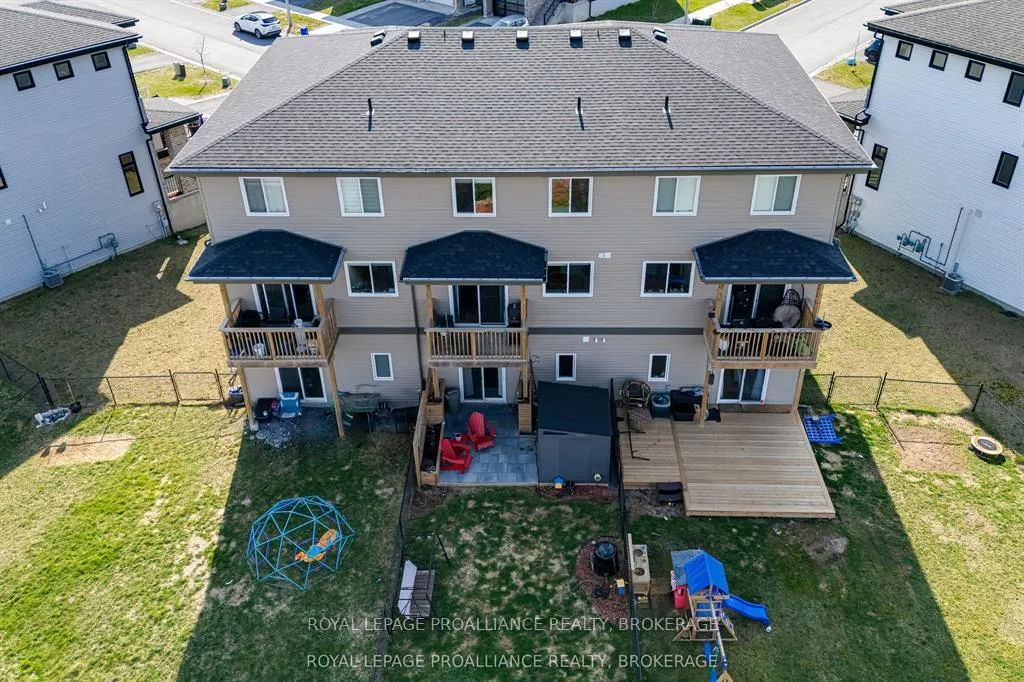 Photo 38 of 139 Superior Drive, Loyalist, Amherstview — HOMEH
