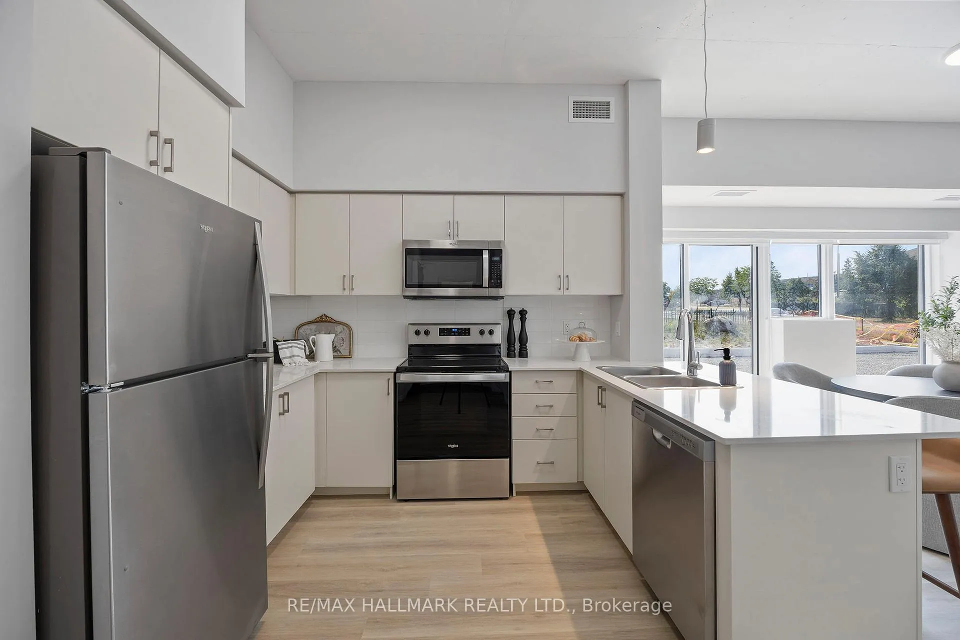 Photo 5 of Unit 230, 70 Dean Avenue, Barrie, Painswick South — HOMEH