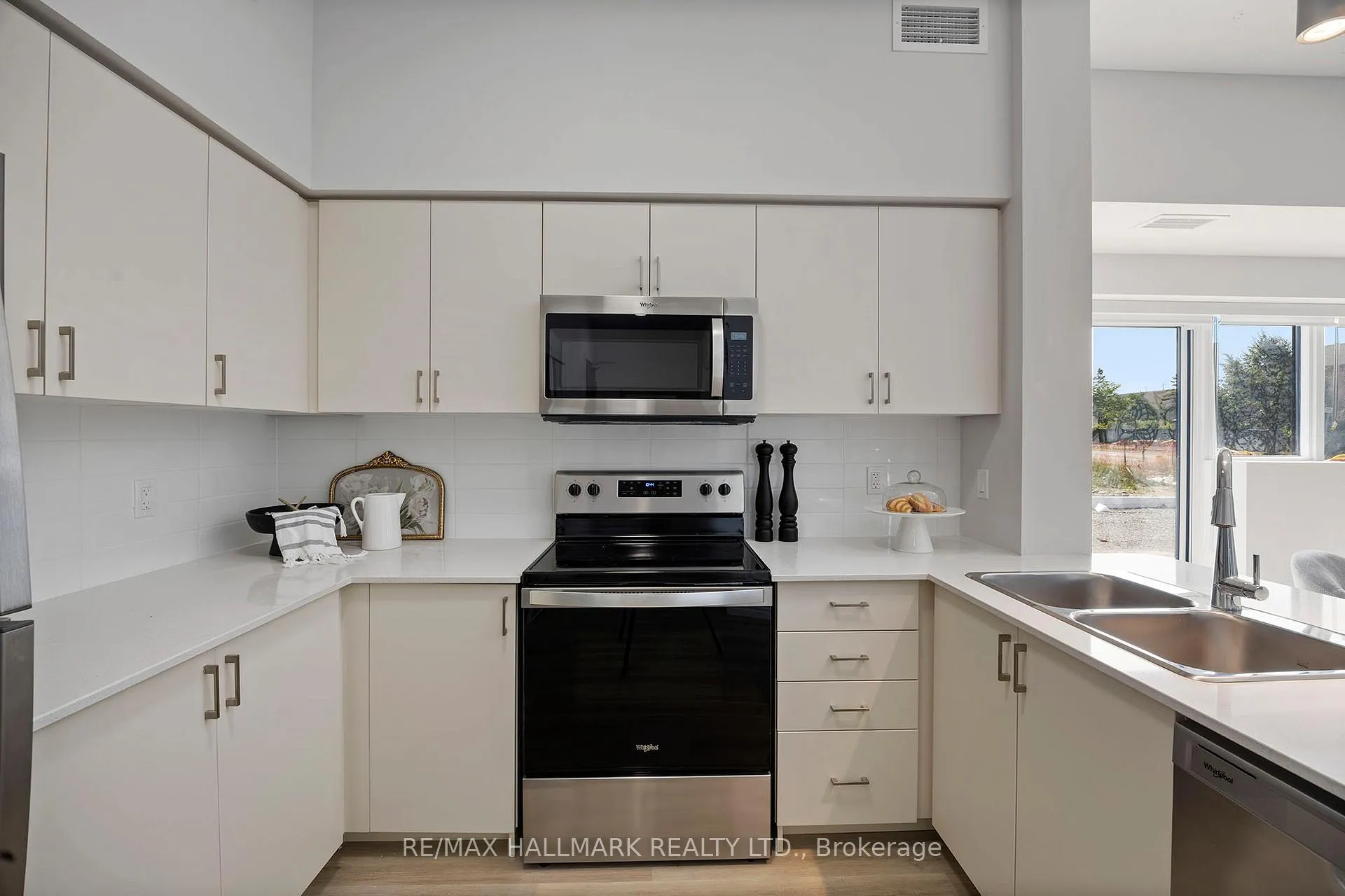 Photo 6 of Unit 230, 70 Dean Avenue, Barrie, Painswick South — HOMEH