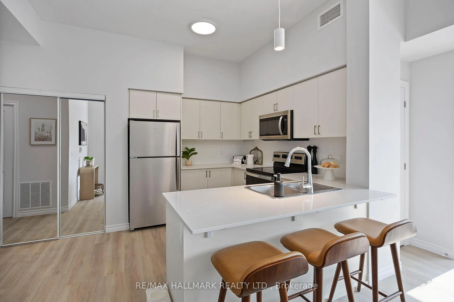 Photo 9 of Unit 230, 70 Dean Avenue, Barrie, Painswick South — HOMEH
