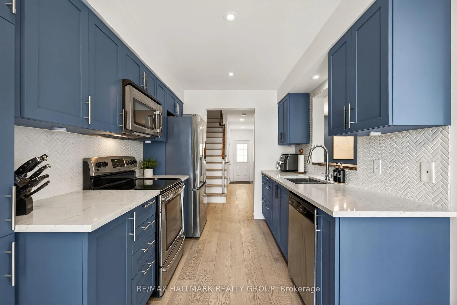 Photo 14 of 115 Cedardown Private, Ottawa, Barrhaven - Stonebridge — HOMEH