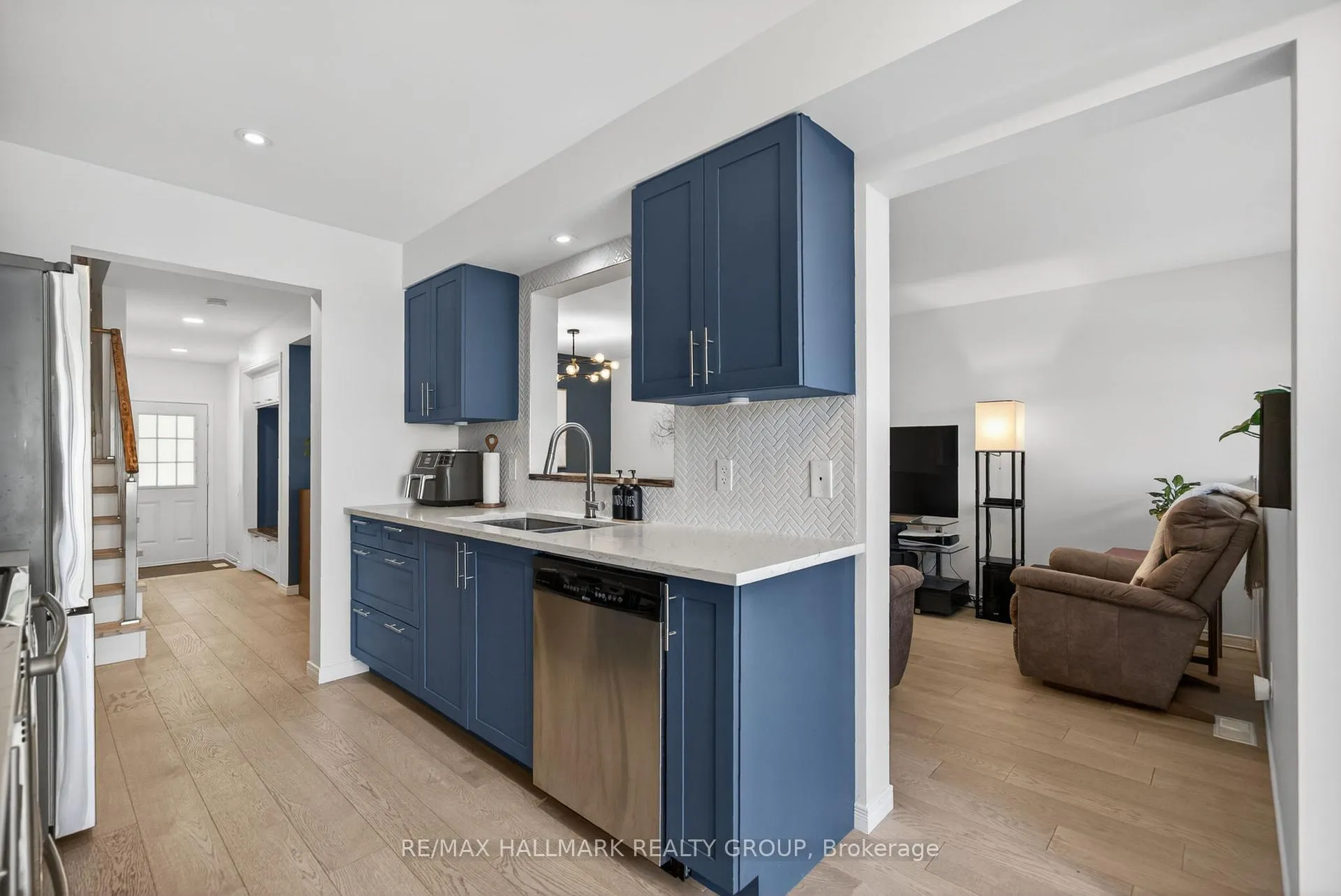 Photo 17 of 115 Cedardown Private, Ottawa, Barrhaven - Stonebridge — HOMEH