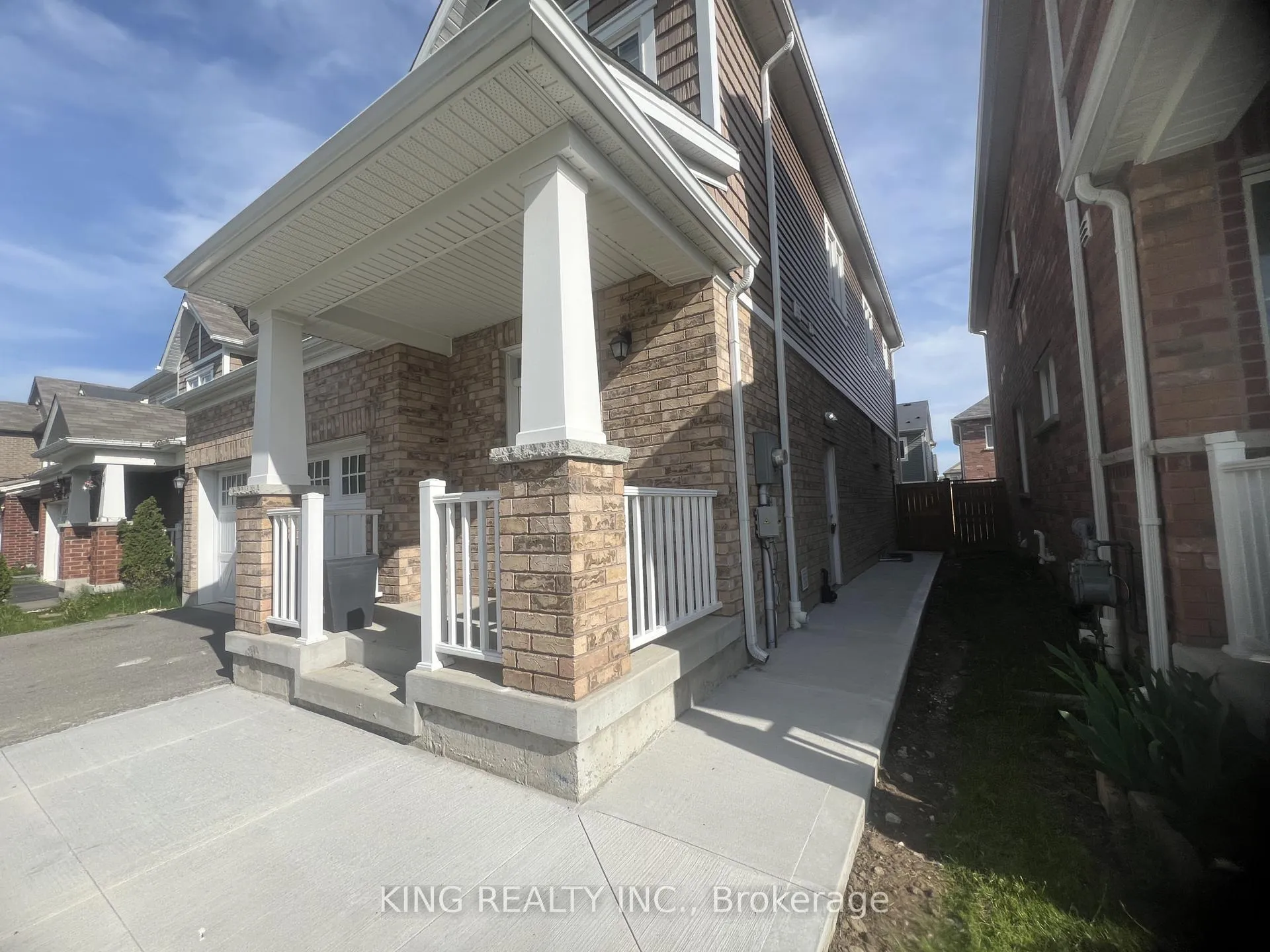 Front of Unit # Unit 2, 349 Grovehill Crescent