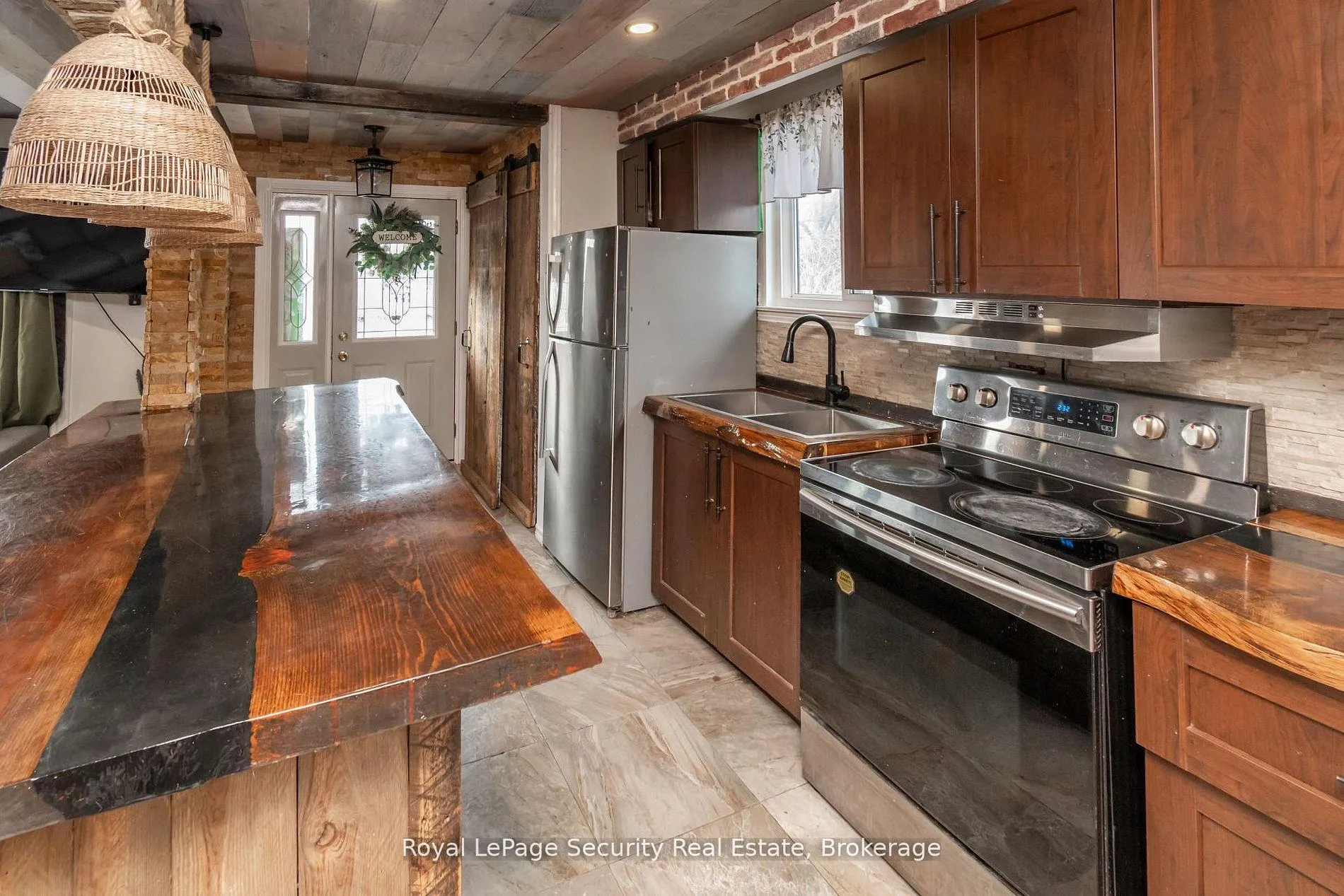 Photo 11 of 73 College Crescent, Barrie, Grove East — HOMEH