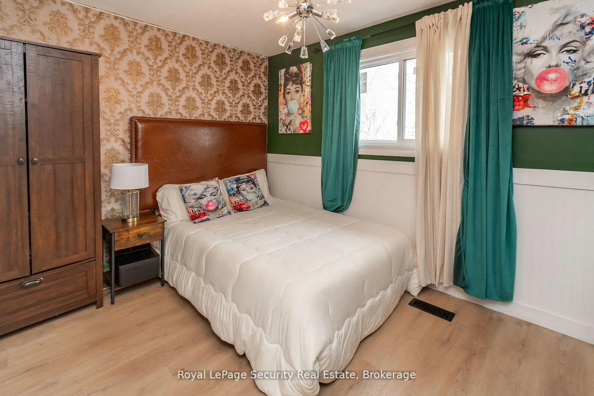 Photo 17 of 73 College Crescent, Barrie, Grove East — HOMEH