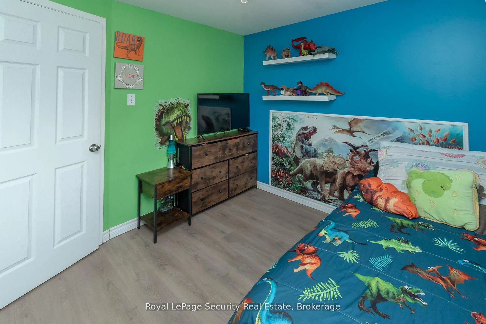 Photo 18 of 73 College Crescent, Barrie, Grove East — HOMEH