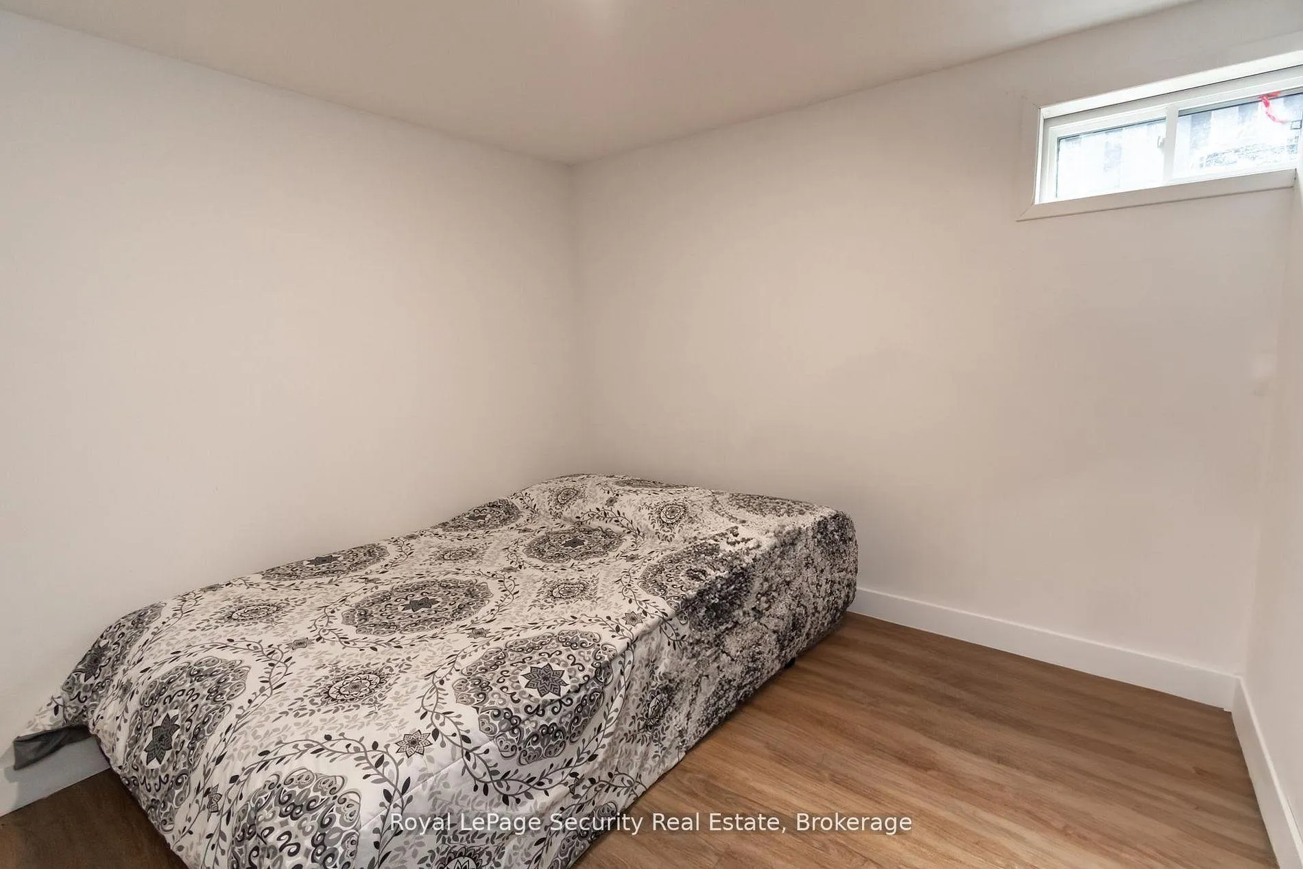 Photo 28 of 73 College Crescent, Barrie, Grove East — HOMEH