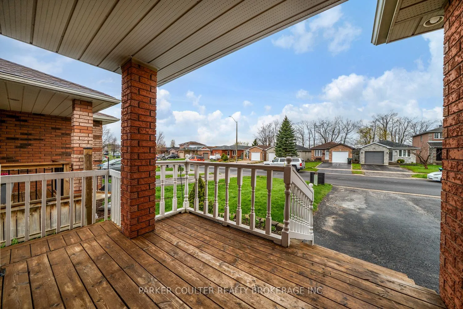 Photo 3 of 138 Benson Drive, Barrie, Northwest — HOMEH