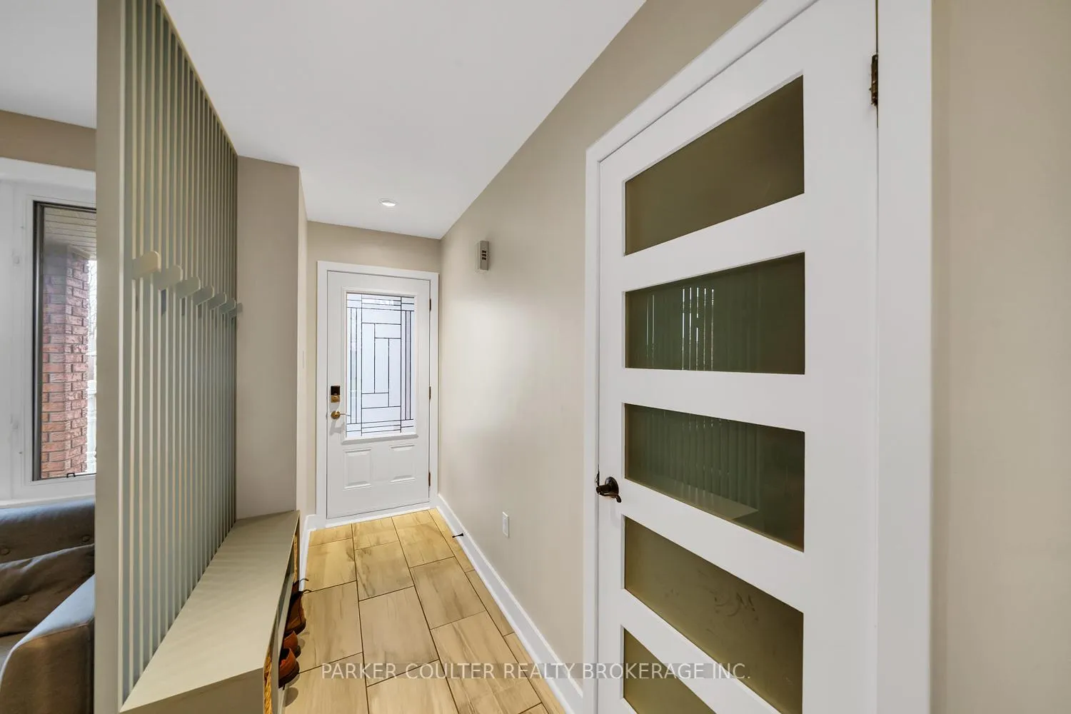 Photo 4 of 138 Benson Drive, Barrie, Northwest — HOMEH