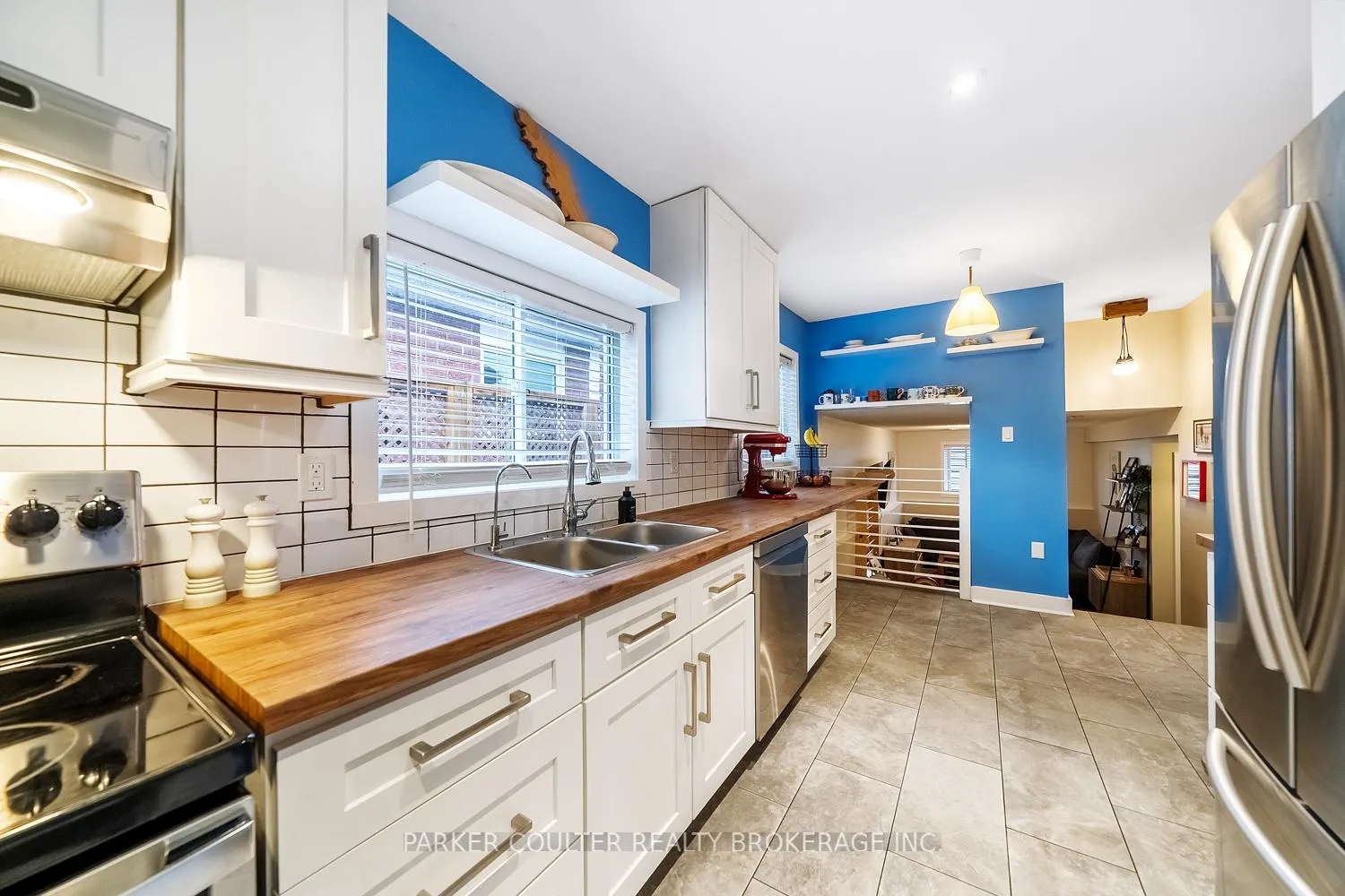 Photo 12 of 138 Benson Drive, Barrie, Northwest — HOMEH