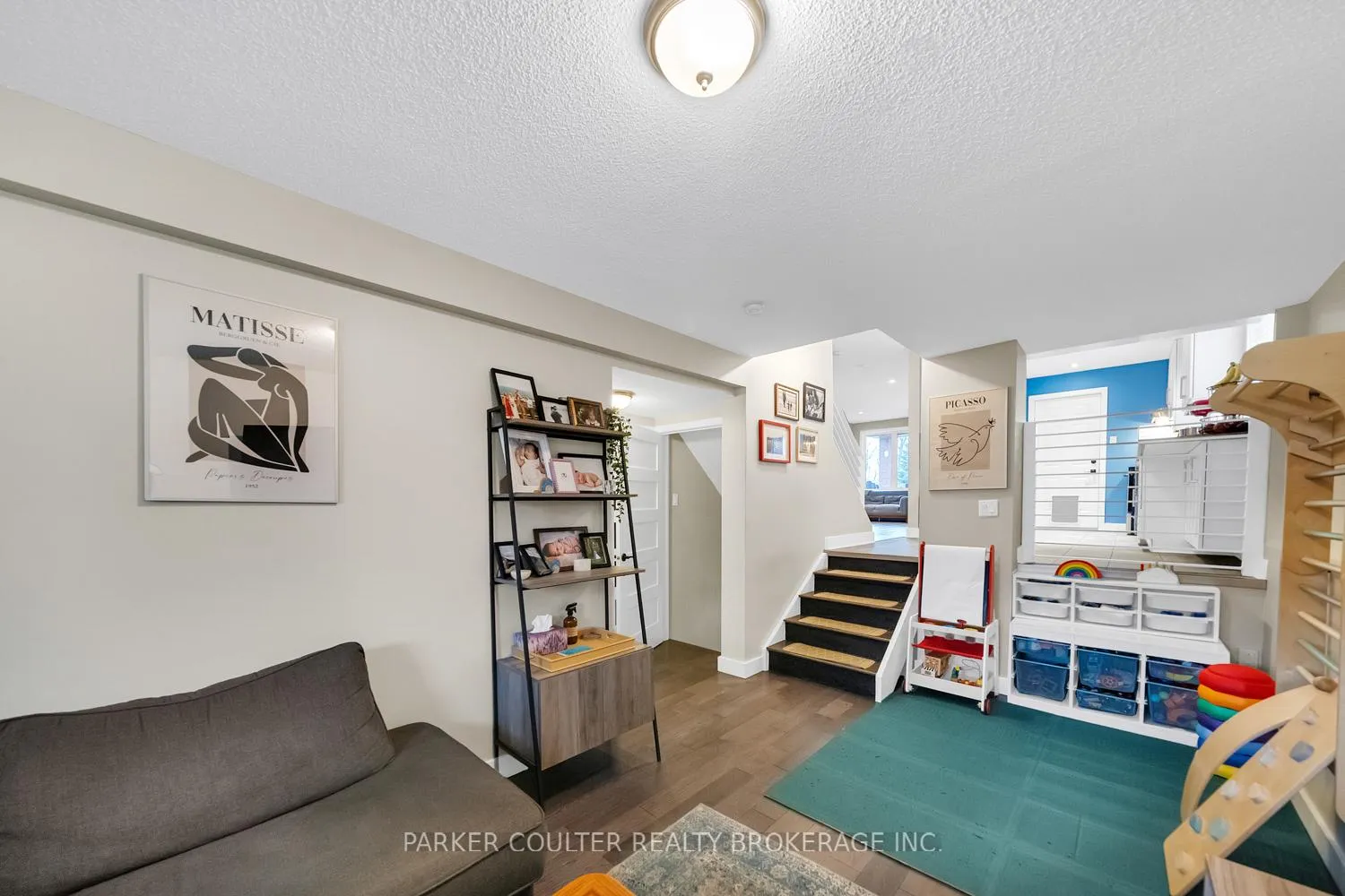 Photo 15 of 138 Benson Drive, Barrie, Northwest — HOMEH