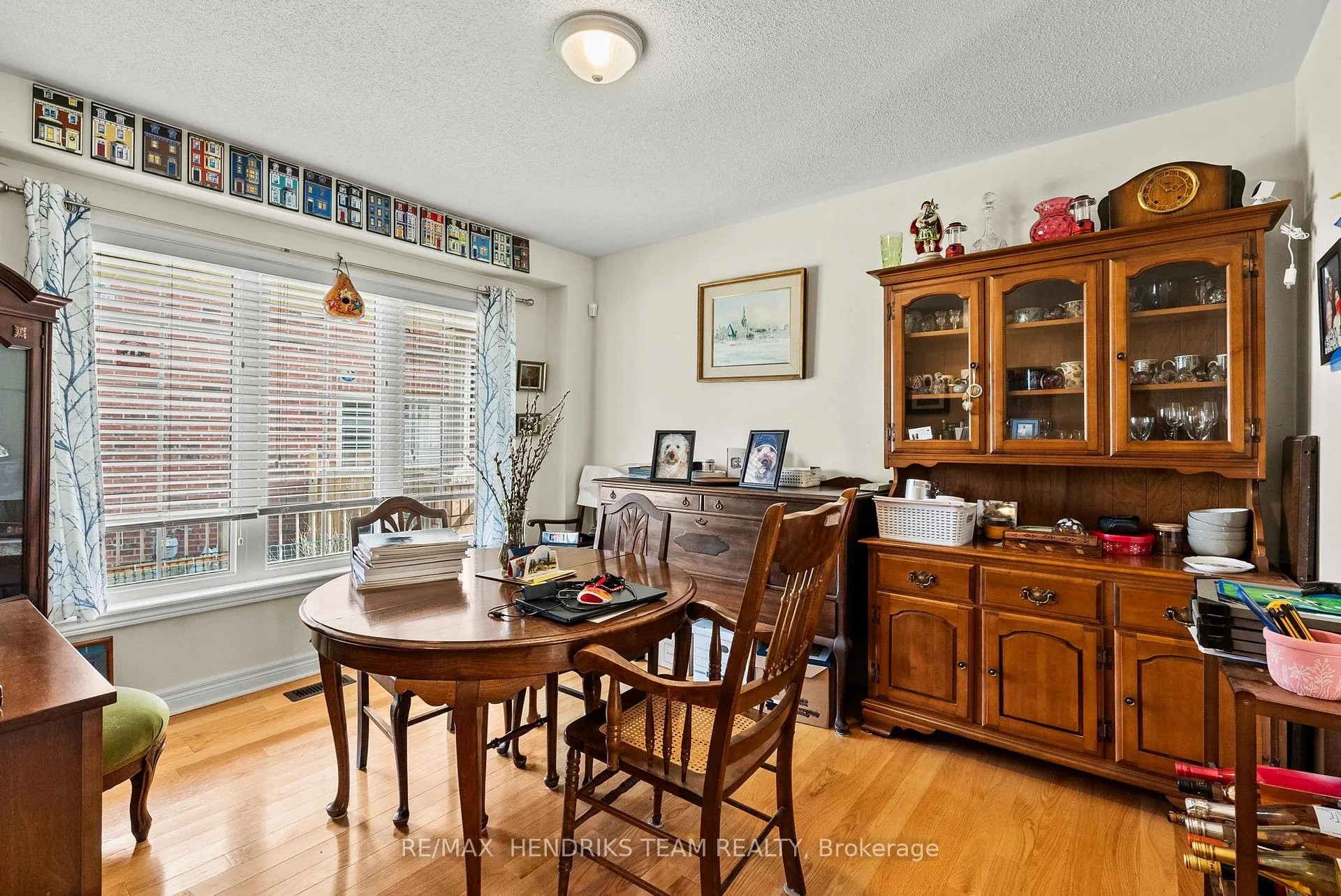Photo 4 of 4 Durham Way, St. Catharines, Glendale/Glenridge — HOMEH