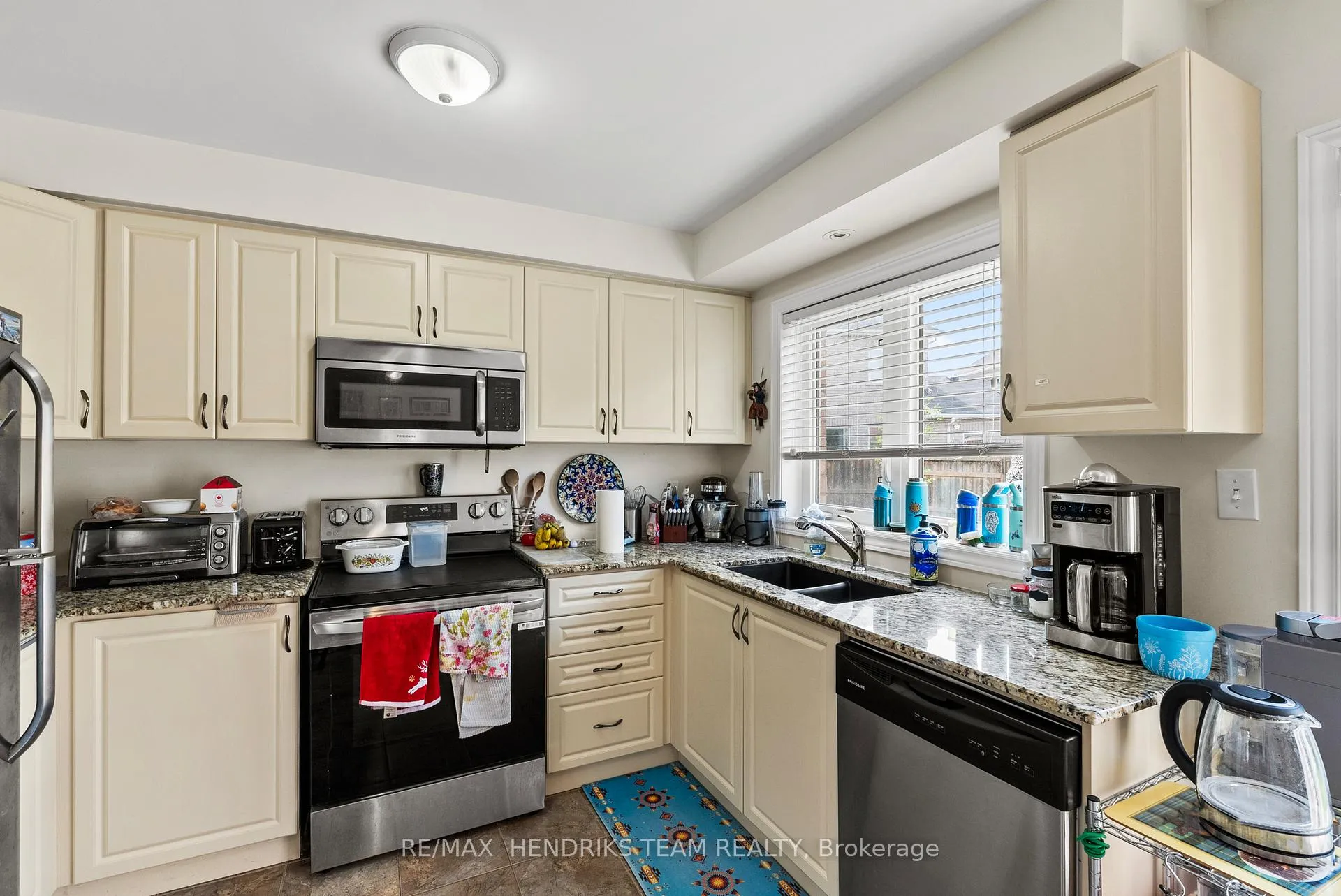 Photo 7 of 4 Durham Way, St. Catharines, Glendale/Glenridge — HOMEH