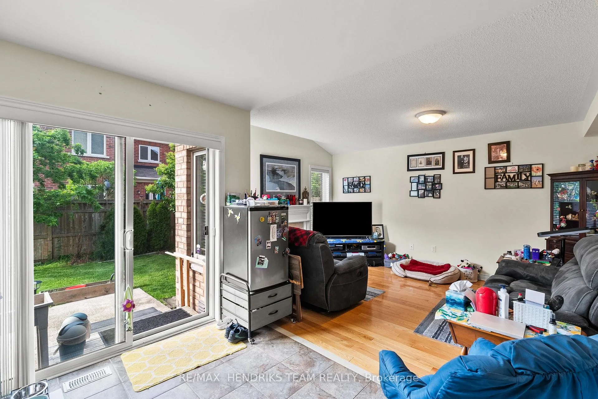 Photo 9 of 4 Durham Way, St. Catharines, Glendale/Glenridge — HOMEH