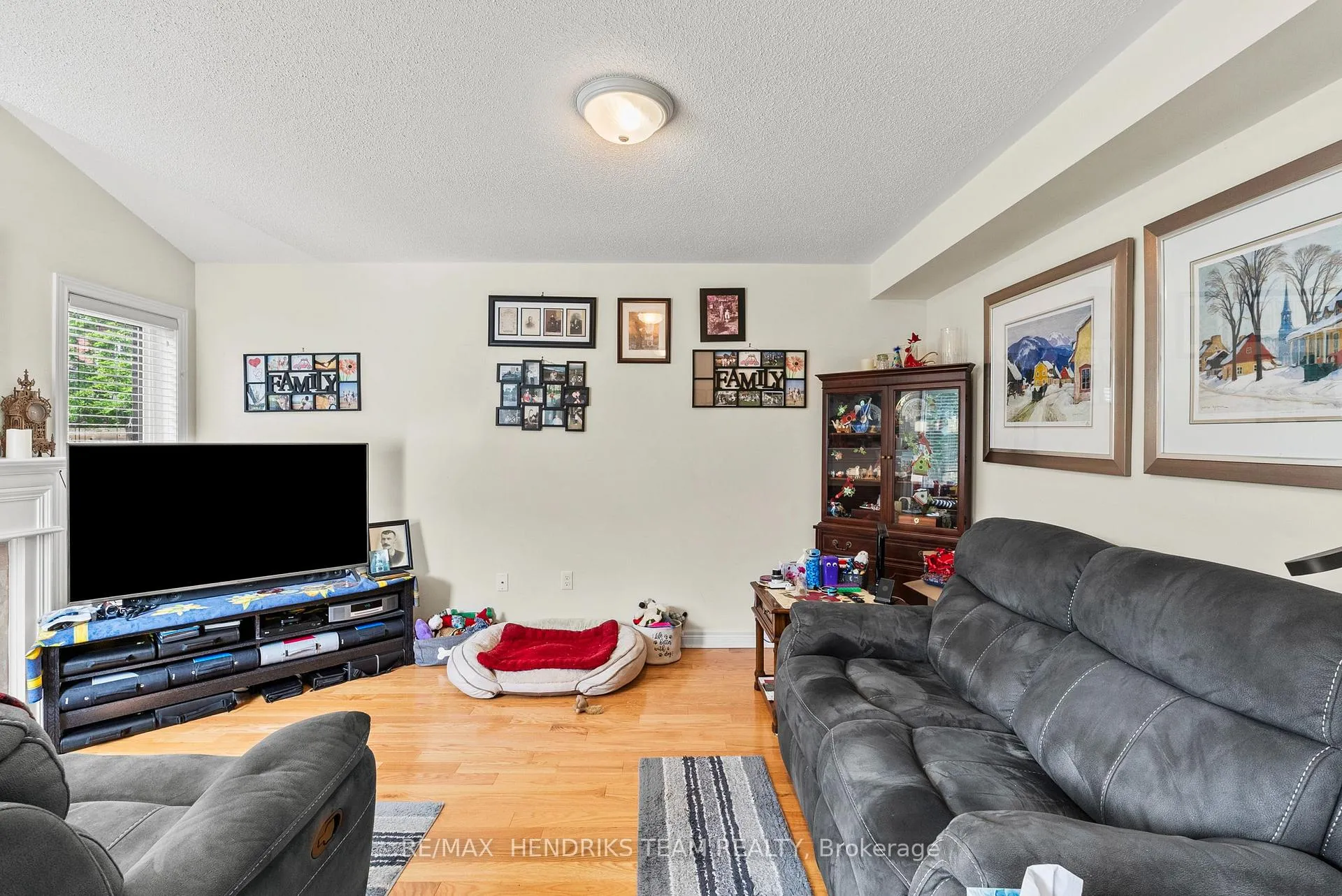 Photo 10 of 4 Durham Way, St. Catharines, Glendale/Glenridge — HOMEH