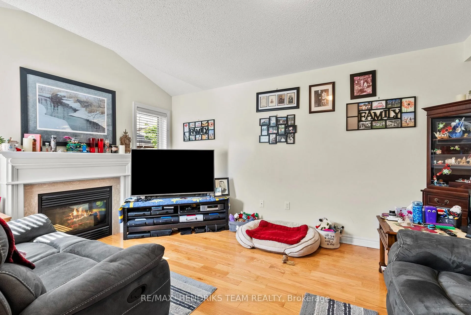 Photo 11 of 4 Durham Way, St. Catharines, Glendale/Glenridge — HOMEH