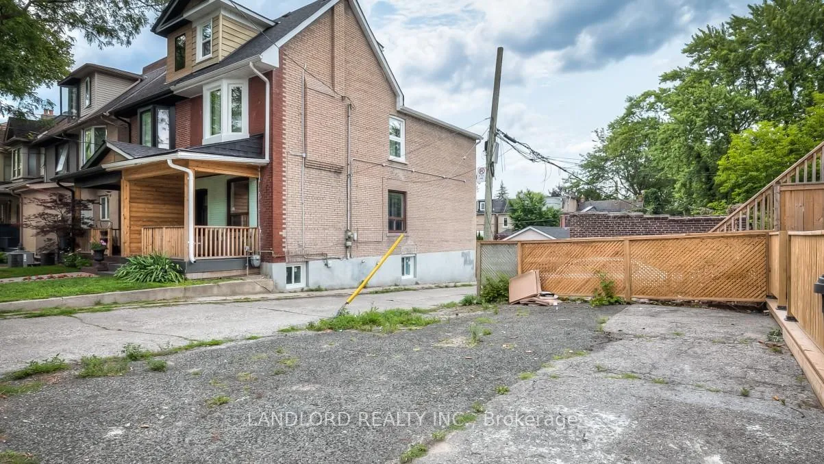 Photo 4 of 601 Logan Avenue, Toronto, North Riverdale — HOMEH