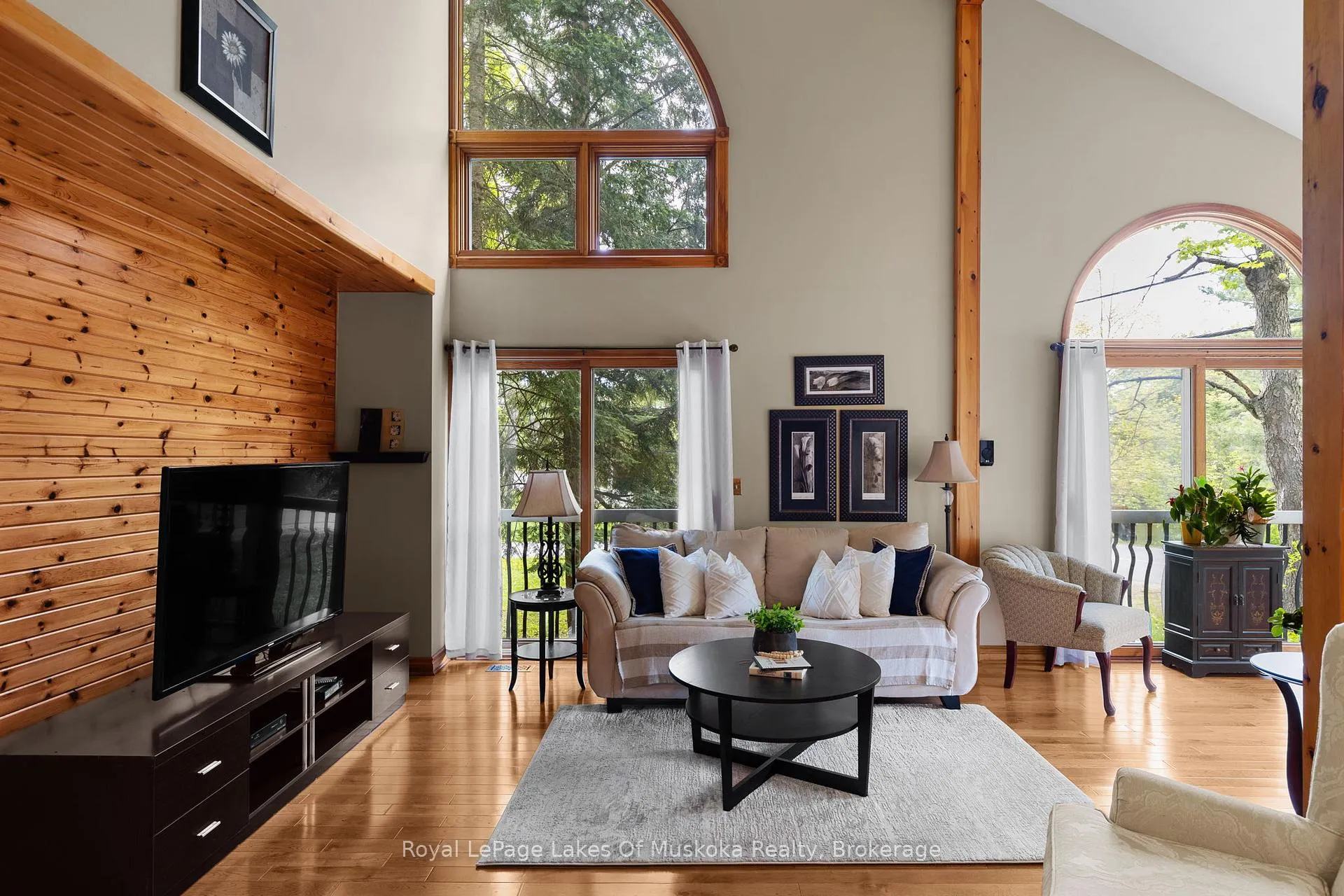 Photo 11 of 216 Beaumont Road, Bracebridge, Muskoka (N) — HOMEH