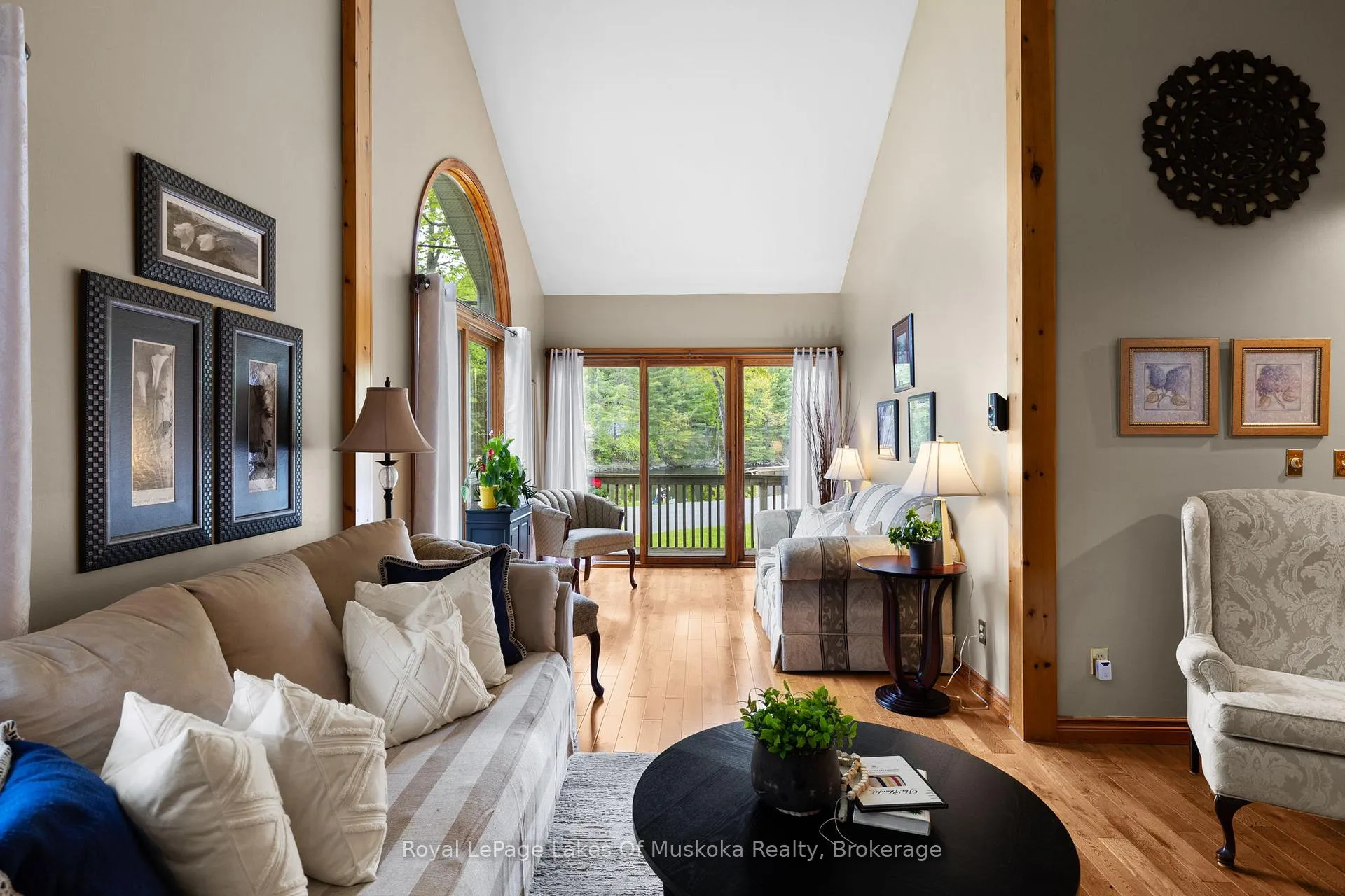 Photo 12 of 216 Beaumont Road, Bracebridge, Muskoka (N) — HOMEH
