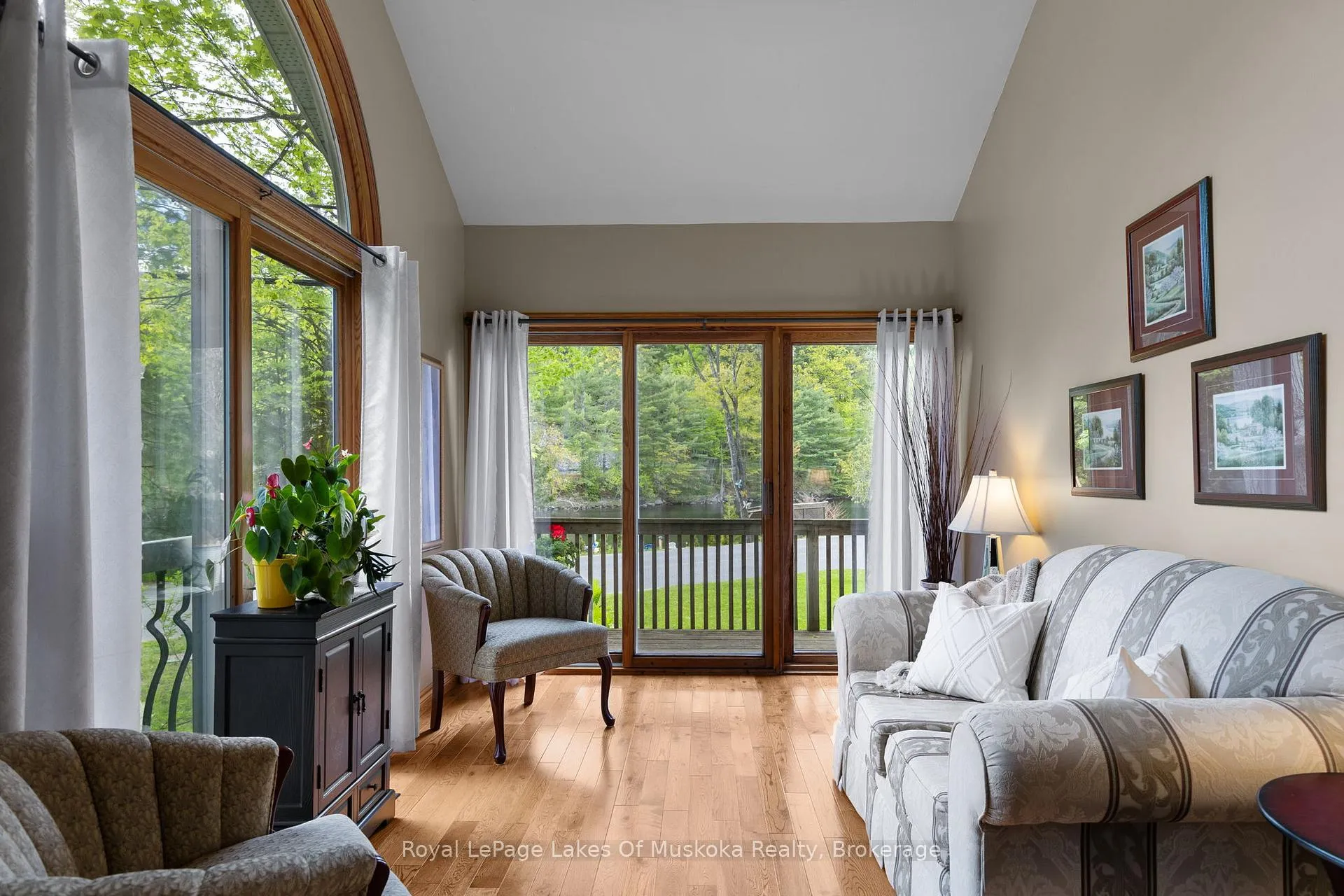 Photo 13 of 216 Beaumont Road, Bracebridge, Muskoka (N) — HOMEH