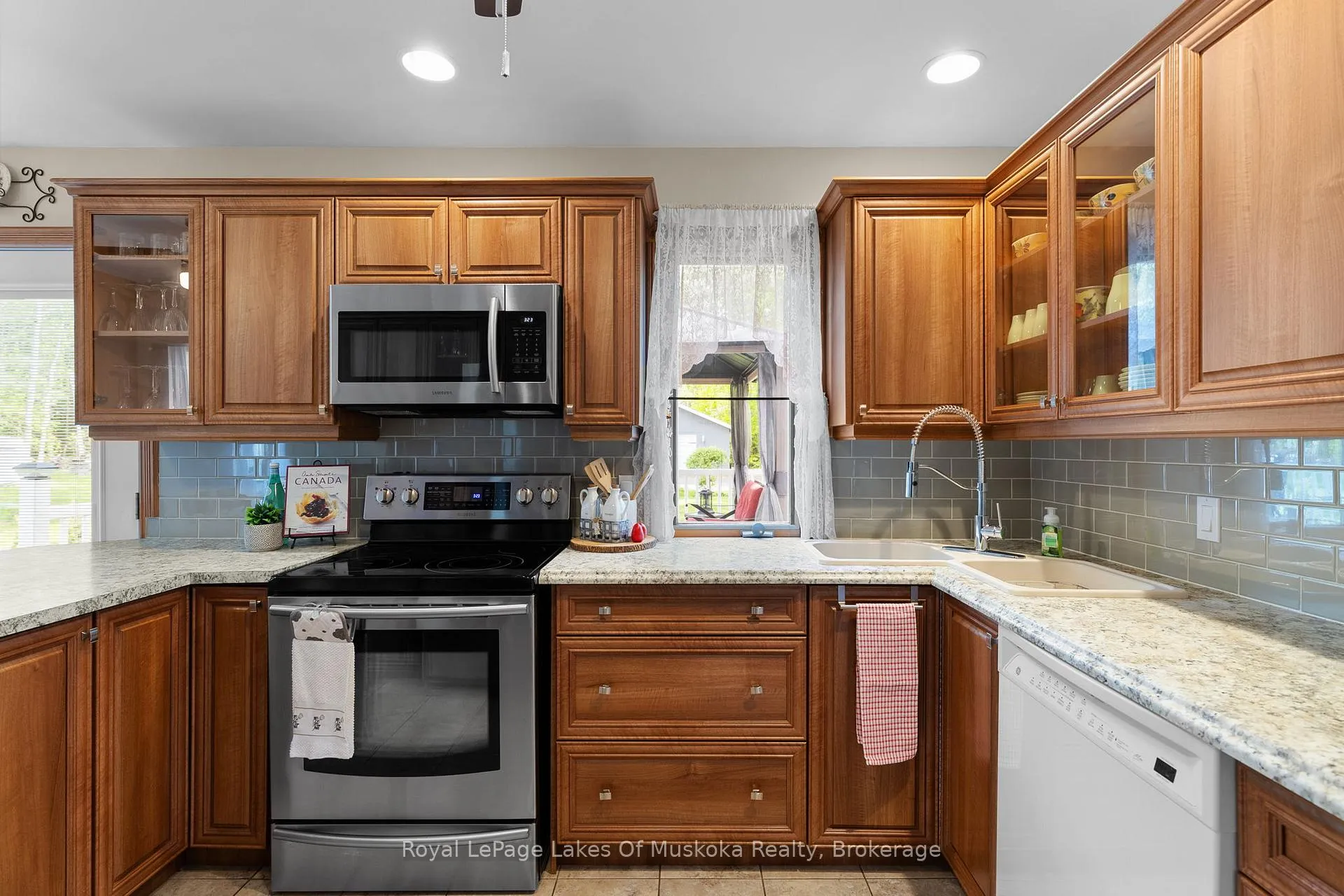 Photo 21 of 216 Beaumont Road, Bracebridge, Muskoka (N) — HOMEH