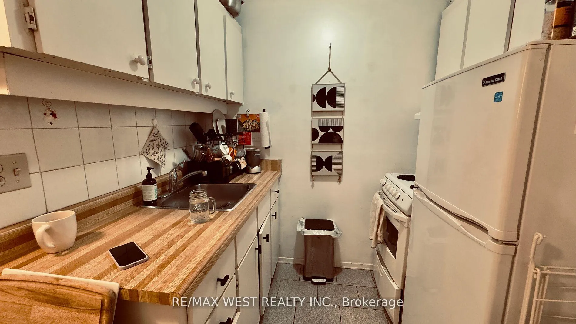 Photo 10 of 1061 Bathurst Street, Toronto, The Annex — HOMEH