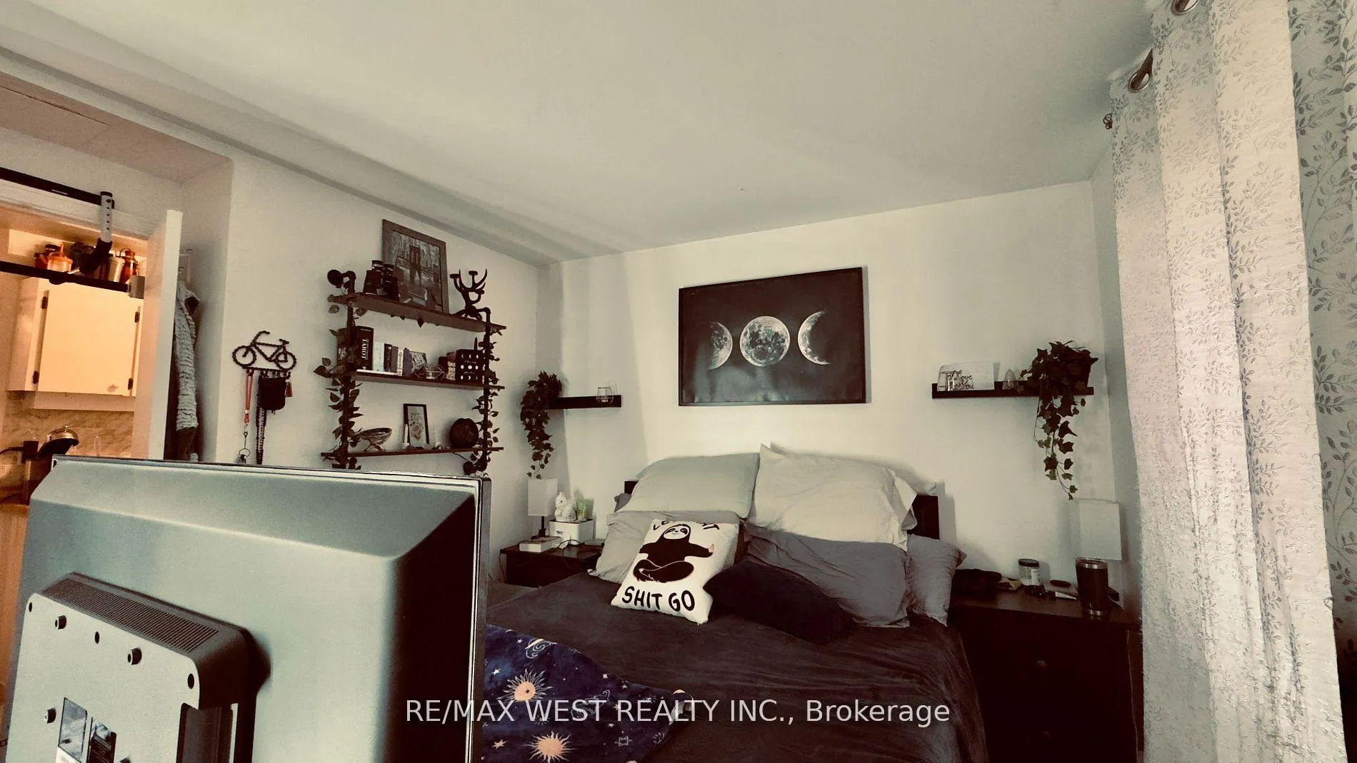 Photo 11 of 1061 Bathurst Street, Toronto, The Annex — HOMEH