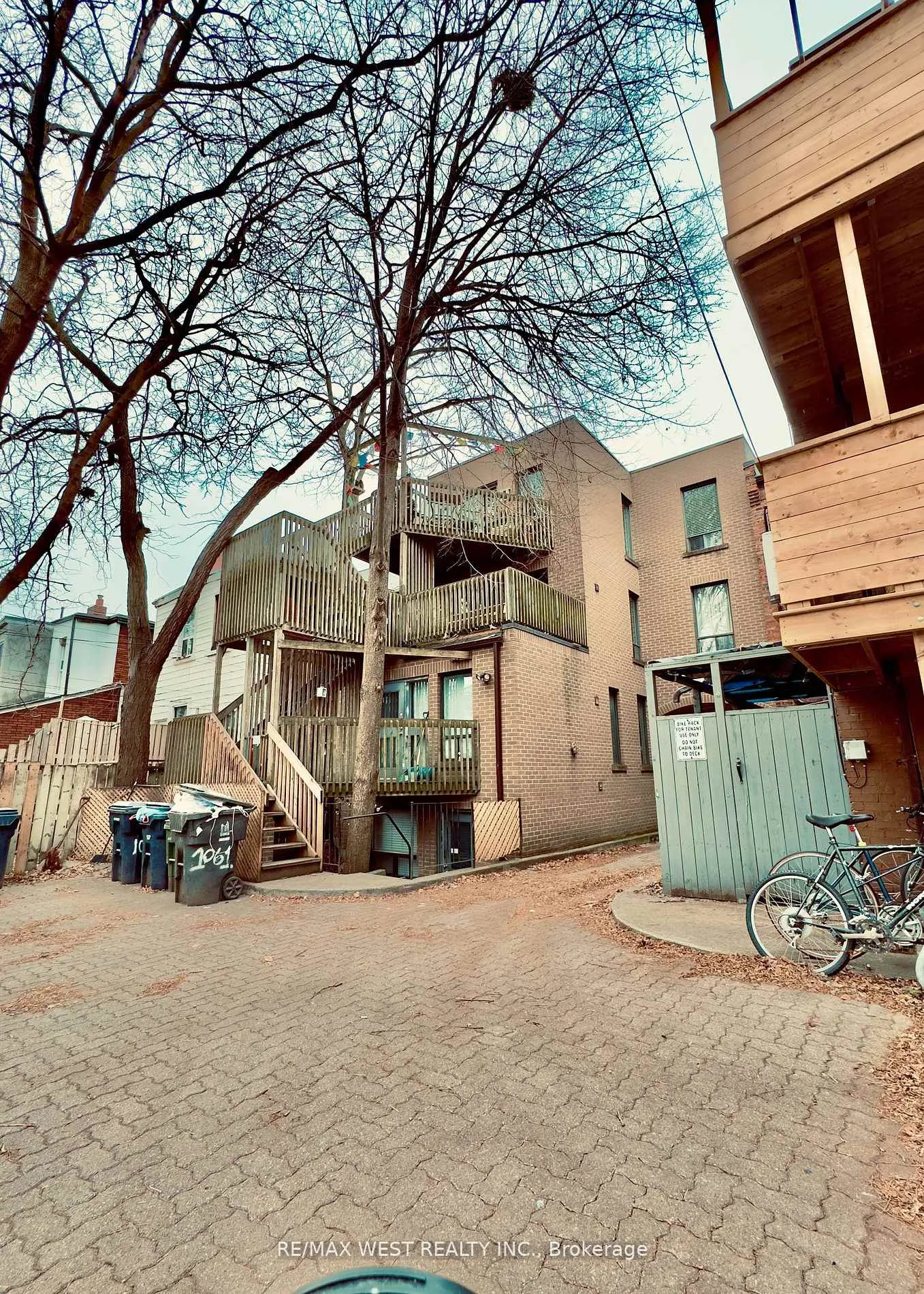 Photo 24 of 1061 Bathurst Street, Toronto, The Annex — HOMEH
