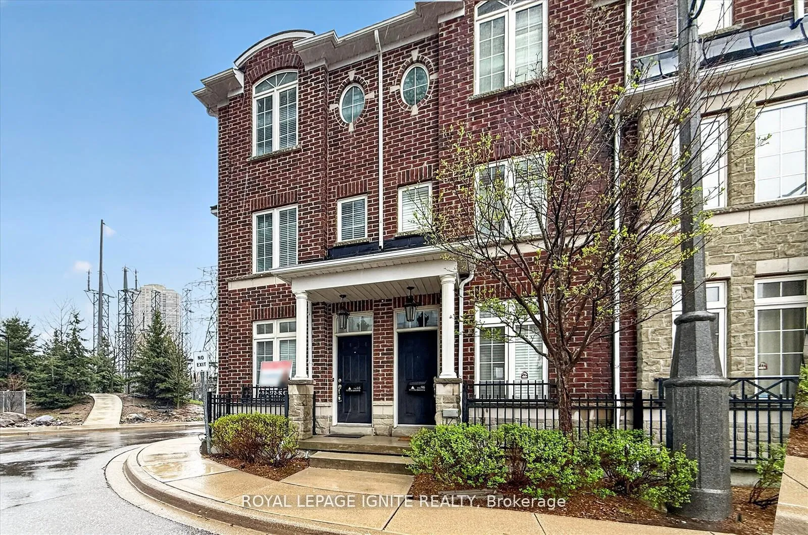 Photo 3 of Unit 95, 117A The Queensway, Toronto, High Park-Swansea — HOMEH
