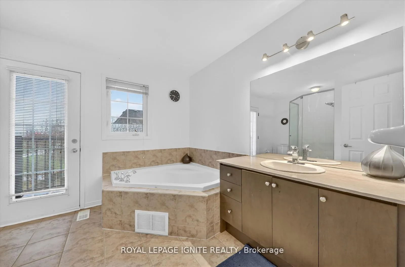 Photo 30 of Unit 95, 117A The Queensway, Toronto, High Park-Swansea — HOMEH