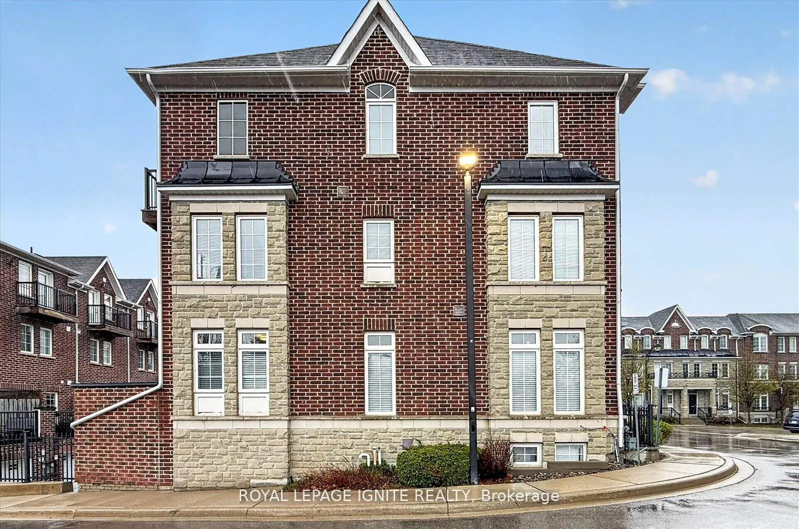 Photo 39 of Unit 95, 117A The Queensway, Toronto, High Park-Swansea — HOMEH