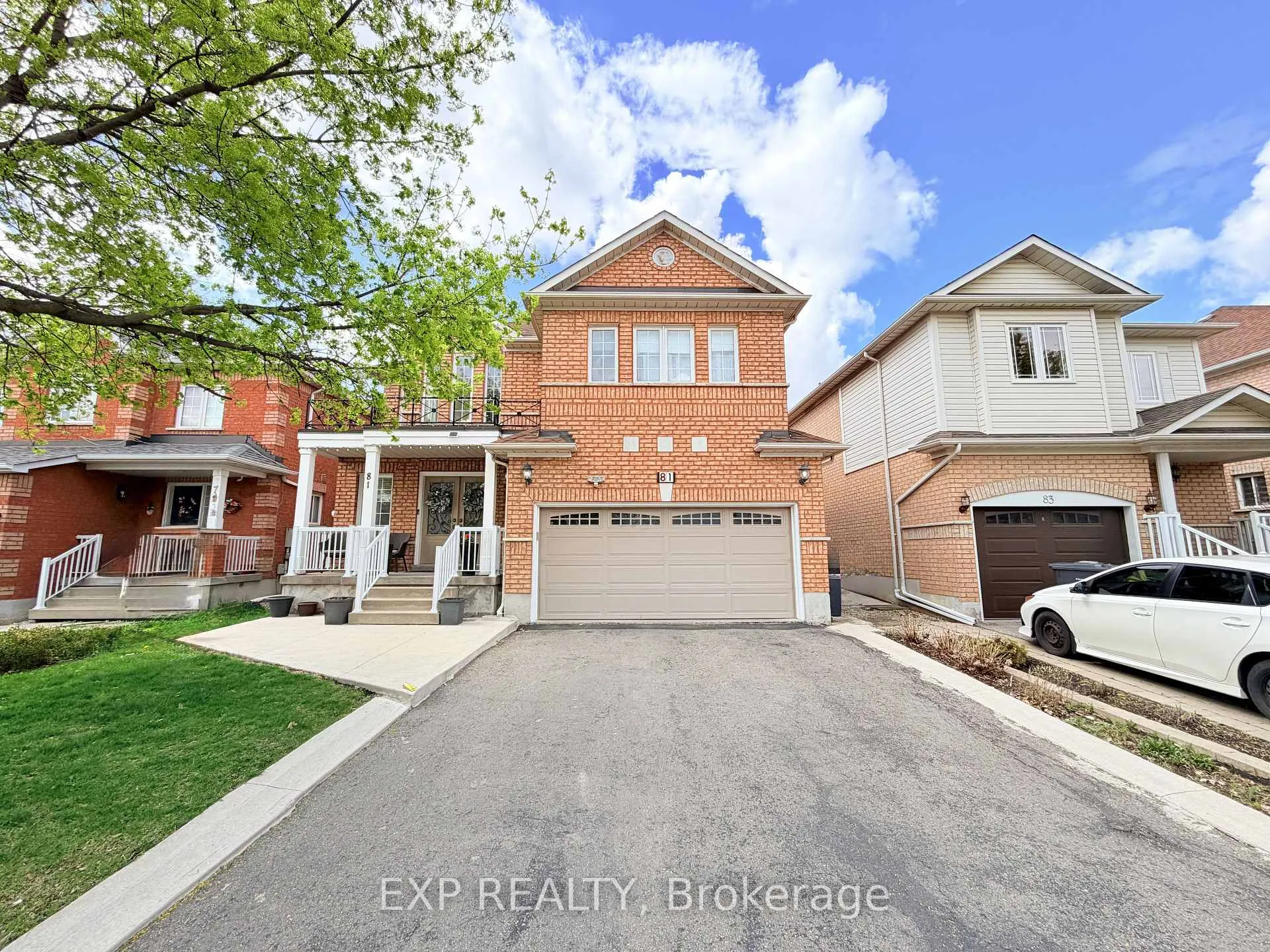 Photo 2 of 81 Farthingale Crescent, Brampton, Fletcher's Meadow — HOMEH