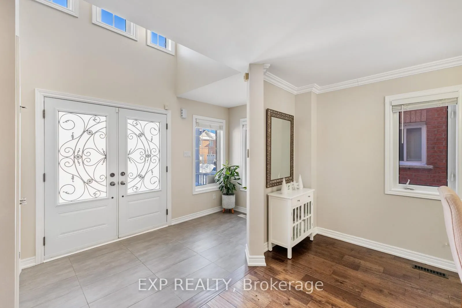 Photo 8 of 81 Farthingale Crescent, Brampton, Fletcher's Meadow — HOMEH