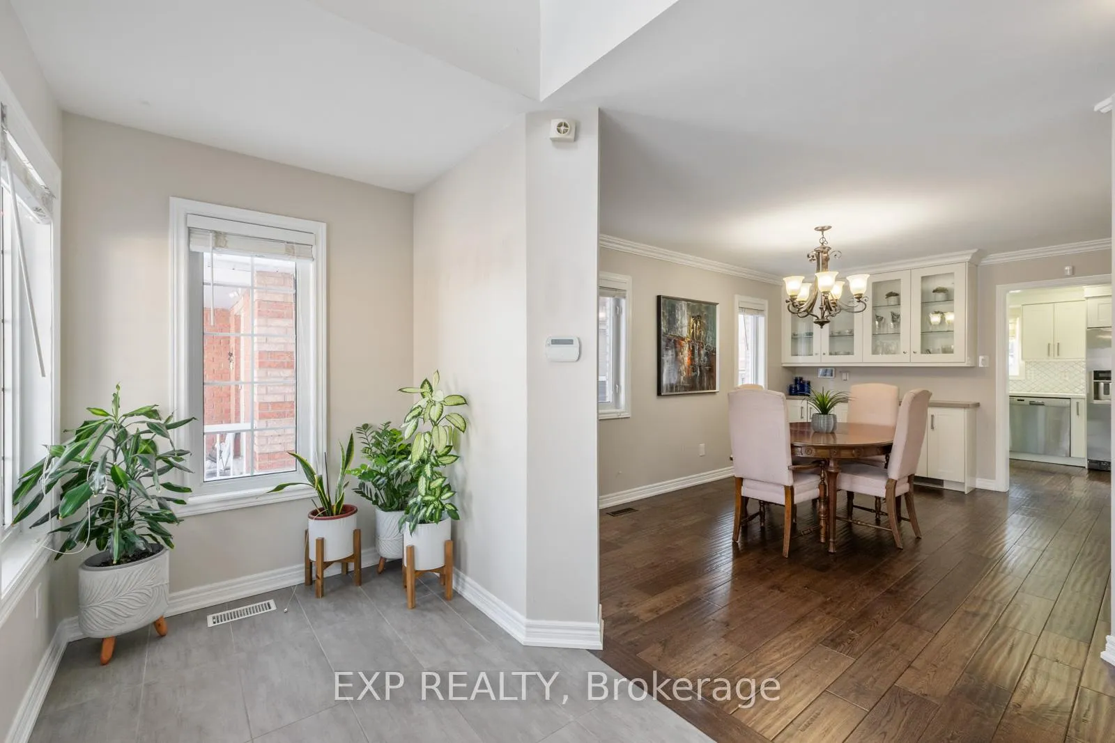 Photo 10 of 81 Farthingale Crescent, Brampton, Fletcher's Meadow — HOMEH