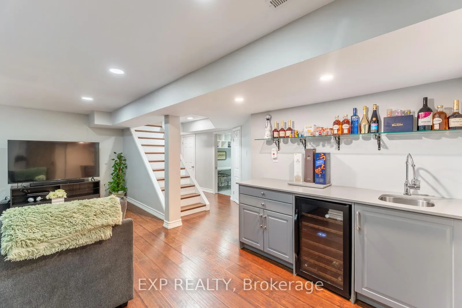 Photo 30 of 81 Farthingale Crescent, Brampton, Fletcher's Meadow — HOMEH