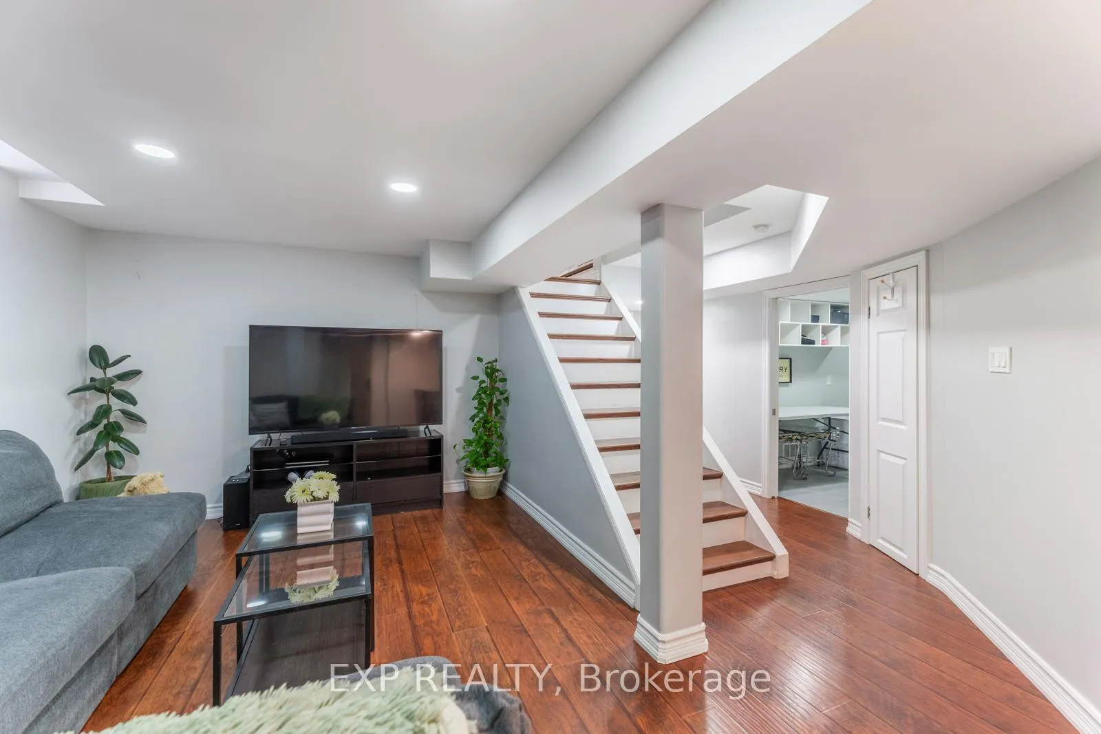 Photo 46 of 81 Farthingale Crescent, Brampton, Fletcher's Meadow — HOMEH