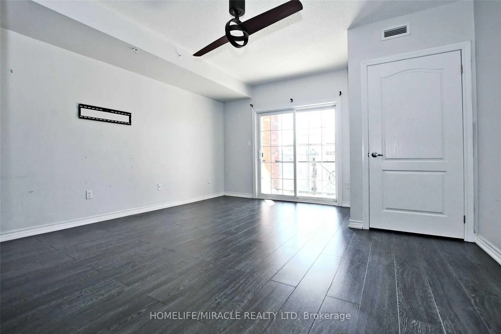 Photo 6 of Unit 303, 39 Ferndale Drive S, Barrie, Ardagh — HOMEH