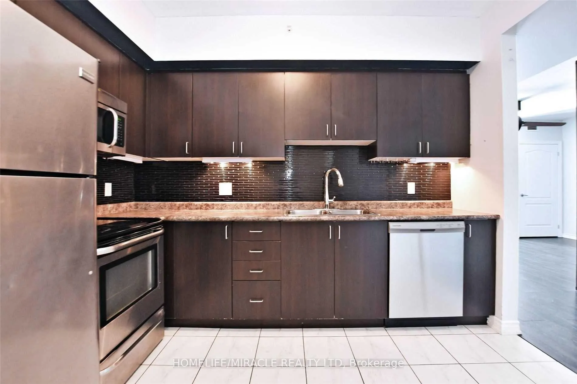 Photo 14 of Unit 303, 39 Ferndale Drive S, Barrie, Ardagh — HOMEH