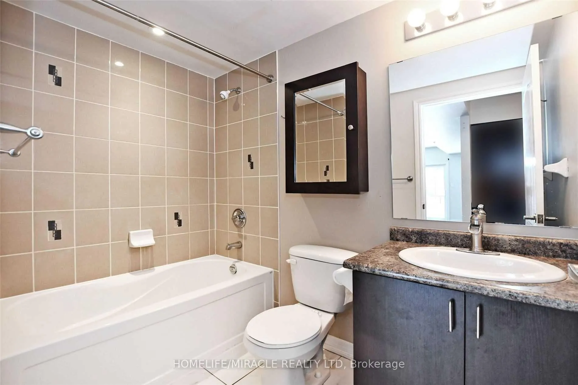 Photo 15 of Unit 303, 39 Ferndale Drive S, Barrie, Ardagh — HOMEH