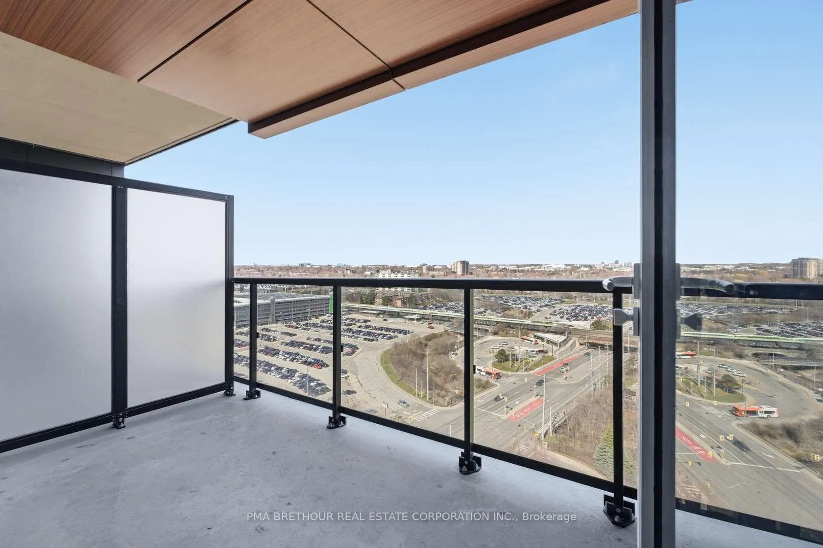 Photo 5 of Unit 1812, 1035 Southdown Road, Mississauga, Clarkson — HOMEH