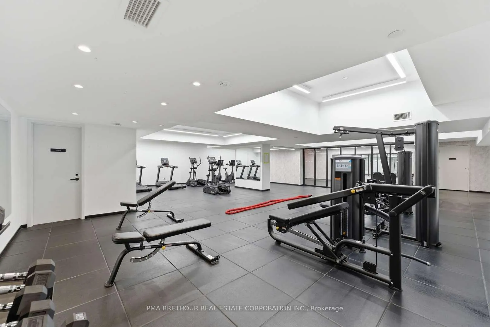 Photo 7 of Unit 1812, 1035 Southdown Road, Mississauga, Clarkson — HOMEH