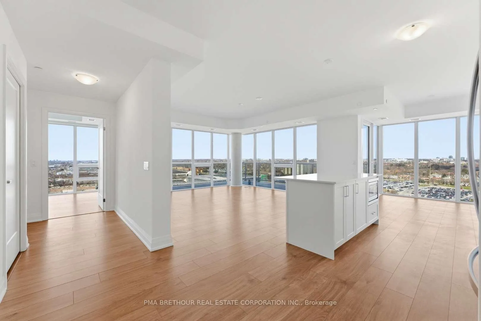 Photo 4 of Unit 1809, 1035 Southdown Road, Mississauga, Clarkson — HOMEH
