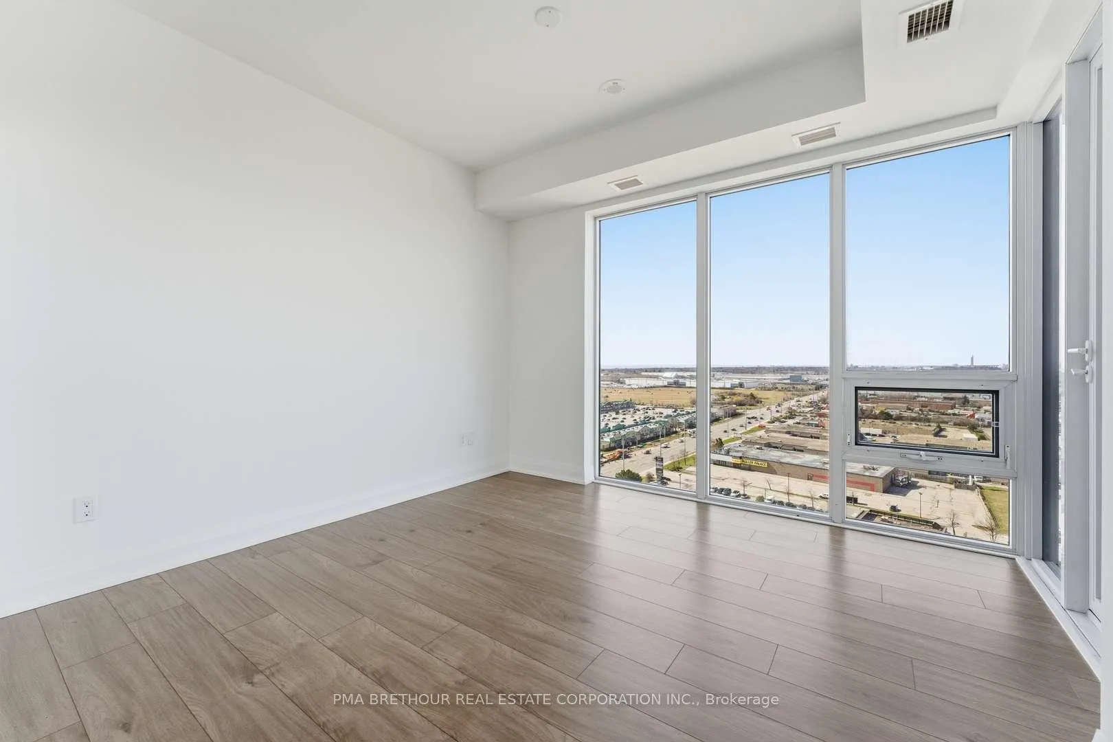 Photo 7 of Unit 1809, 1035 Southdown Road, Mississauga, Clarkson — HOMEH