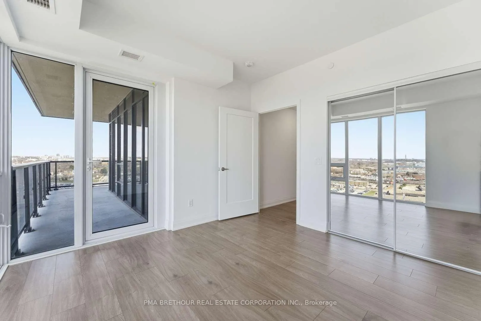 Photo 8 of Unit 1809, 1035 Southdown Road, Mississauga, Clarkson — HOMEH