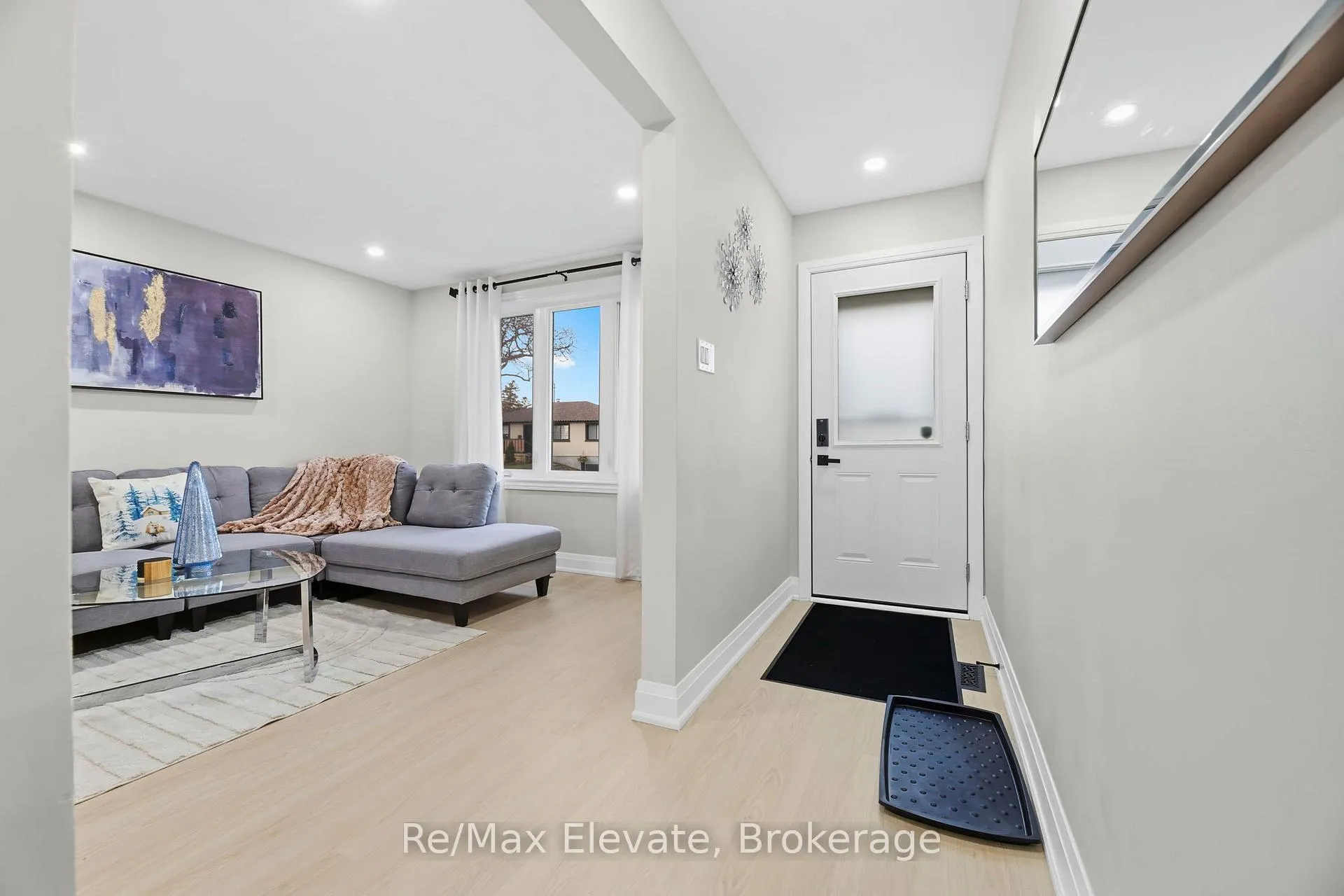 Photo 5 of 513 Monteith Avenue, Oshawa, Lakeview — HOMEH