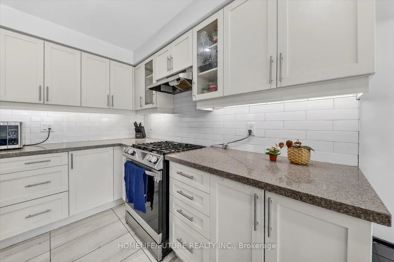 Photo 15 of 36 Cotton Street, Clarington, Bowmanville — HOMEH