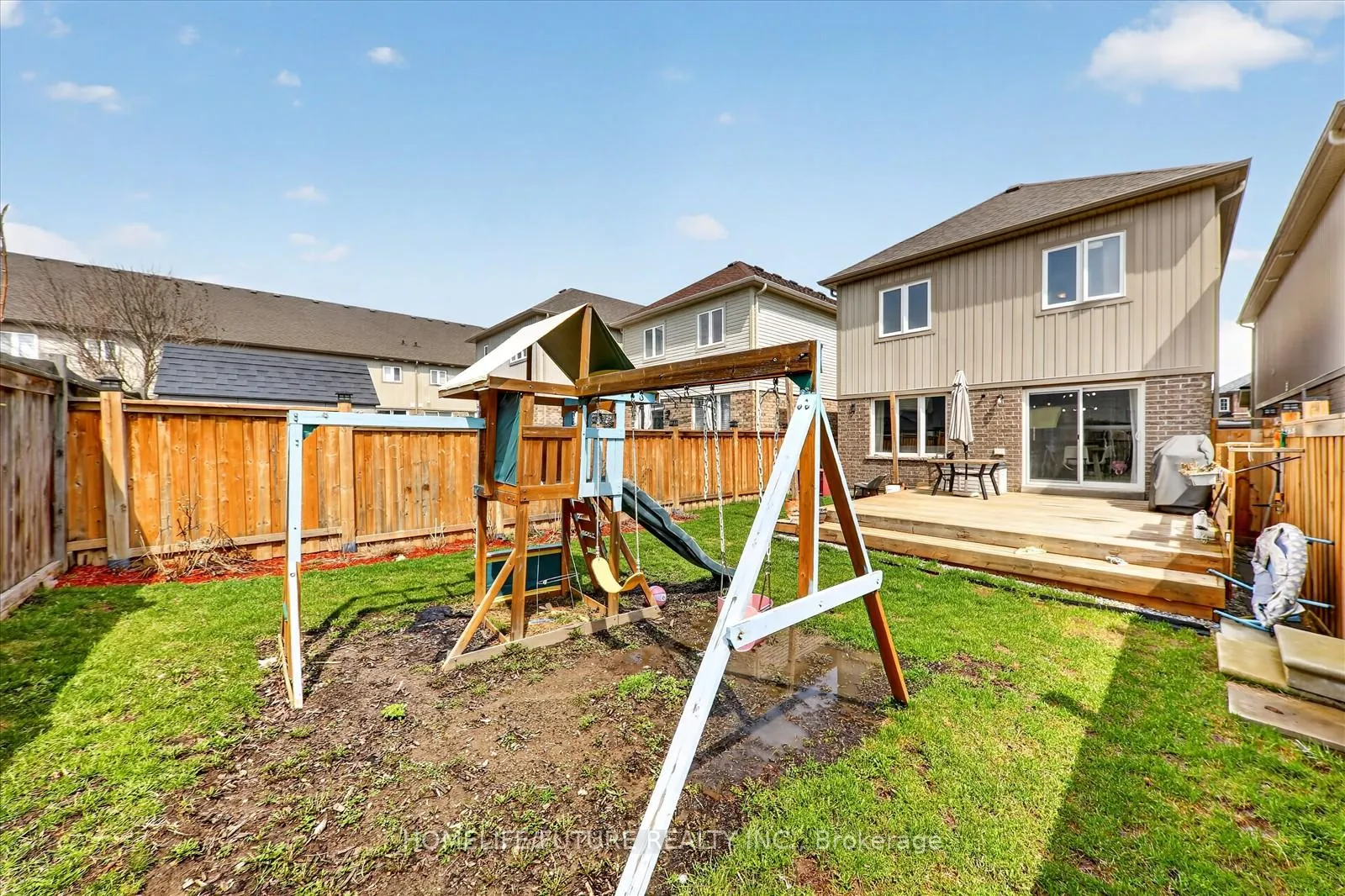 Photo 34 of 36 Cotton Street, Clarington, Bowmanville — HOMEH