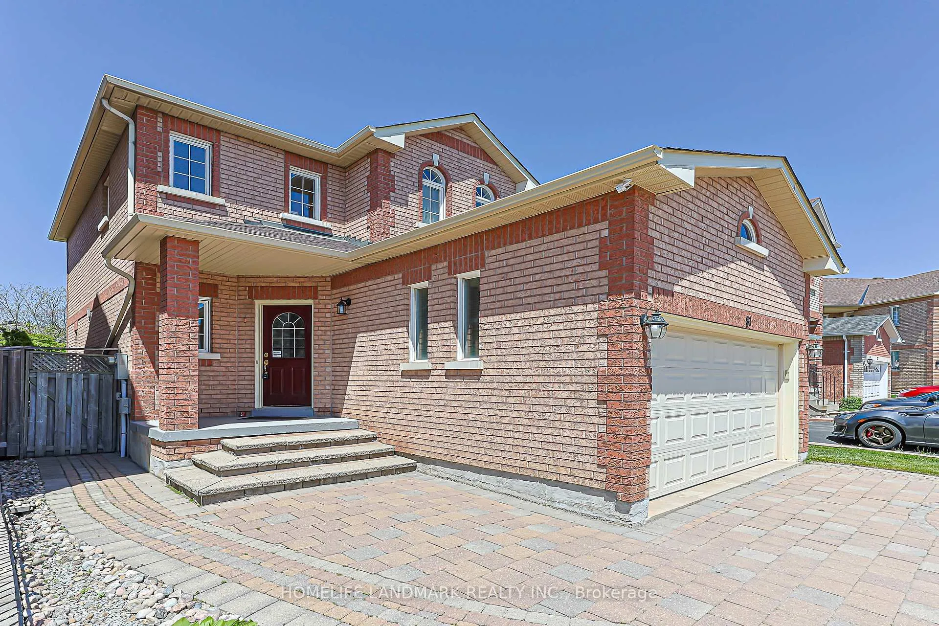 Photo 2 of 81 Eastpine Drive, Markham, Milliken Mills West — HOMEH