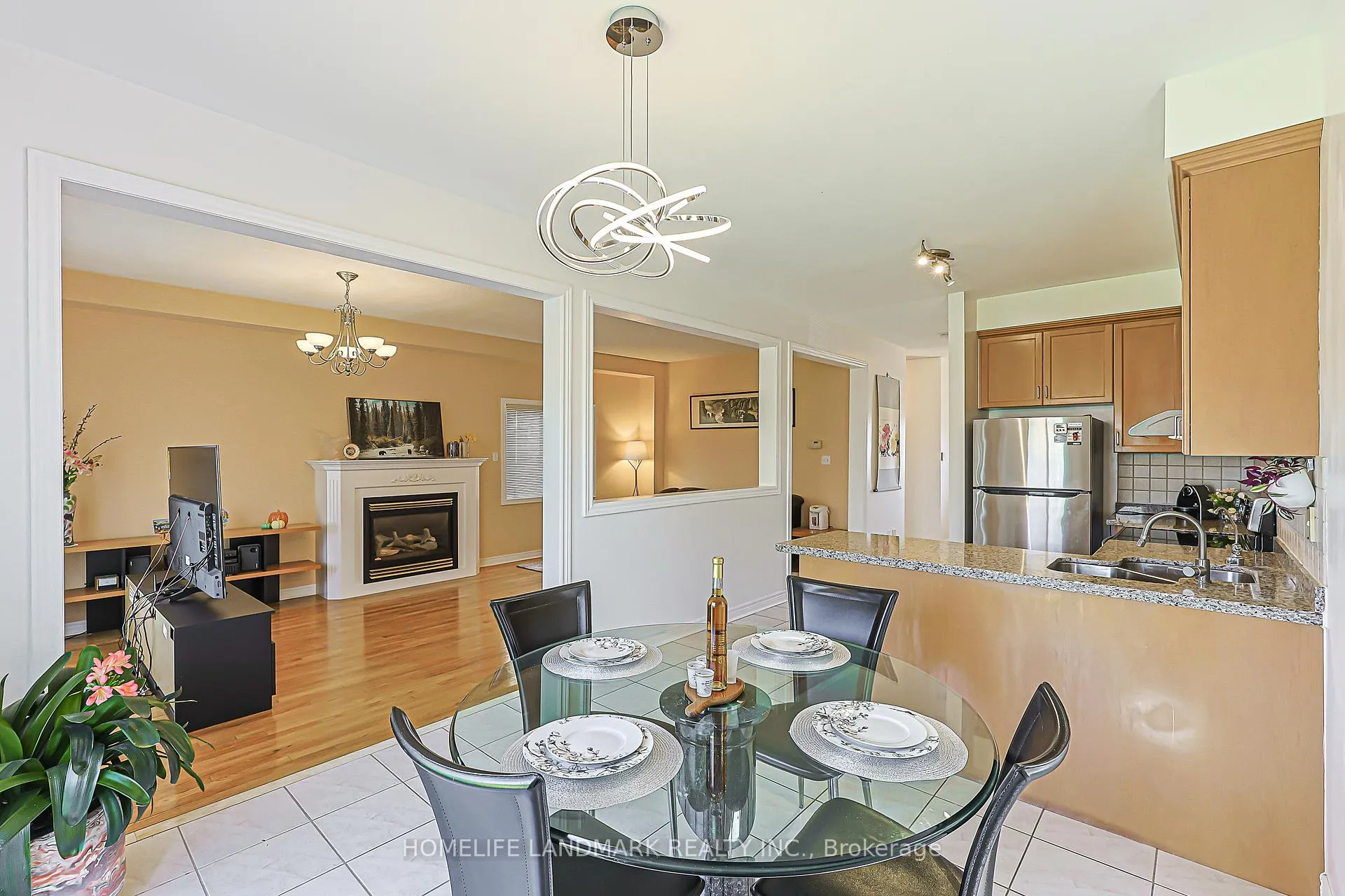 Photo 9 of 81 Eastpine Drive, Markham, Milliken Mills West — HOMEH
